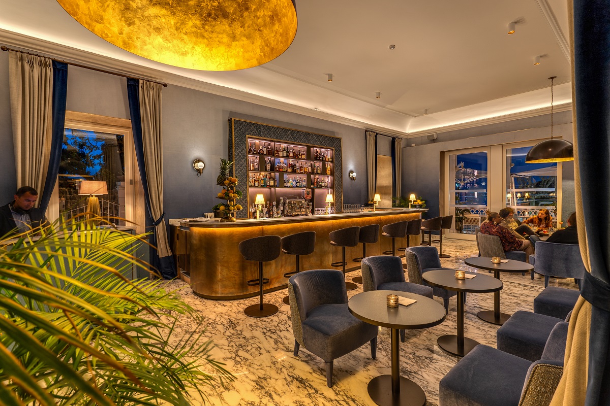 L'Oltremare lounge bar dell'hotel Mediterraneo di Sorrento