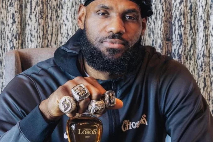 spirits e celebrità: LeBron James con la tequila Lobos 1707