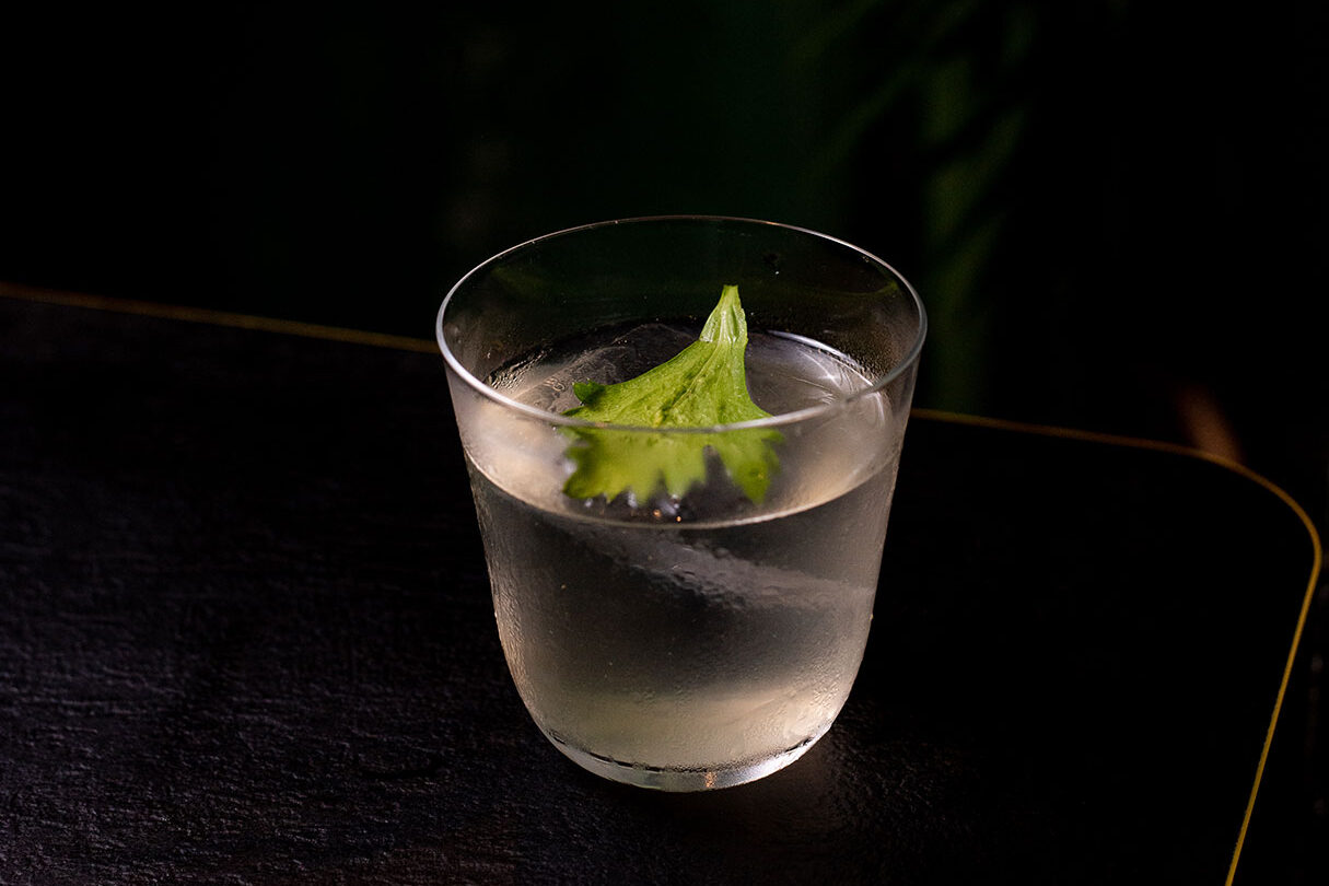 il cocktail Nami nasce dalla macerazione del vermouth dry Carpano in fiori di lavanda - credits Azotea