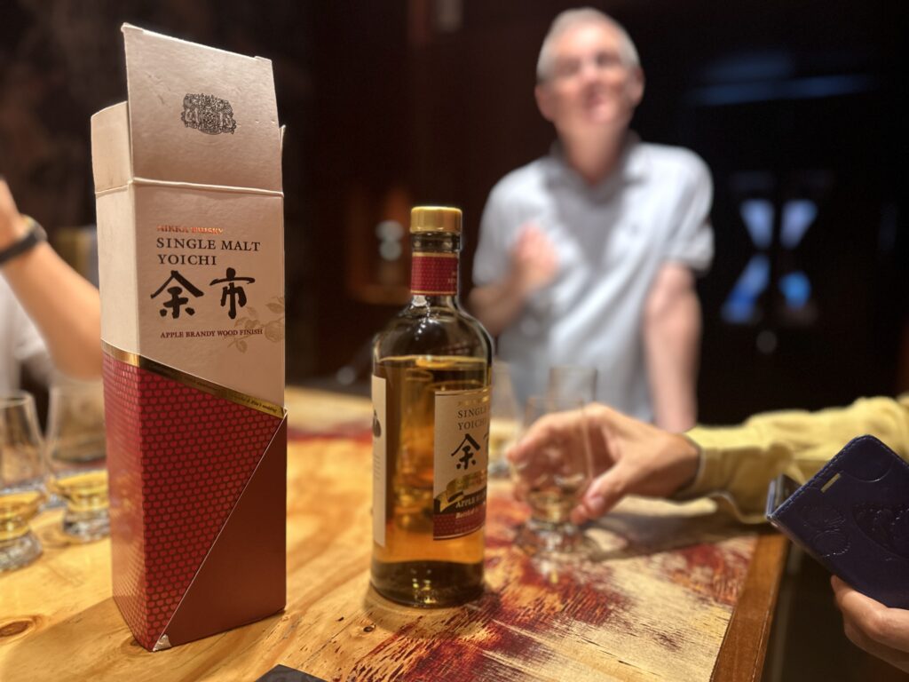 Un momento della degustazione guidata da Salvatore Mannino, divulgatore e colonna del distributore francese La Maison du Whisky - credits Nikka nikka Yoichi