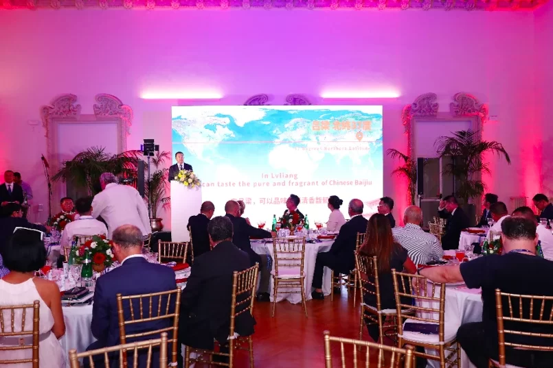 Un momento della presentazione di Baijiu organizzata dalla CADA (China Alcoholic Drink Association)