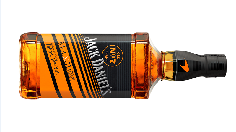 La nuova bottiglia edizione limitata McLxJD contiene il classico Jack Daniel’s Old N.7 Tennessee Whiskey - credits Jack Daniel's per McLaren