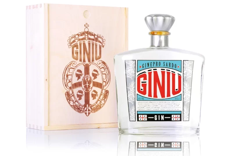 Giniu il primo gin del mediterraneo prodotto in Sardegna perfetto con la cucina di mare della vigilia di natale