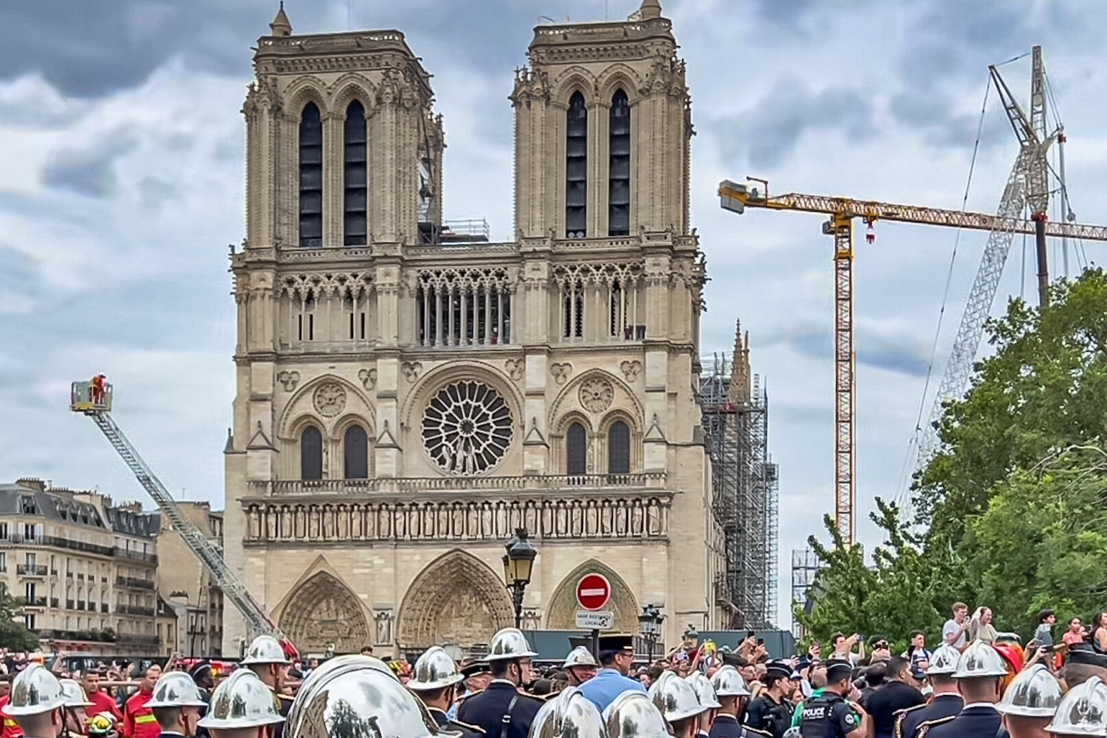 In attesa dell'inaugurazione della Cattedrale di Notre-Dame