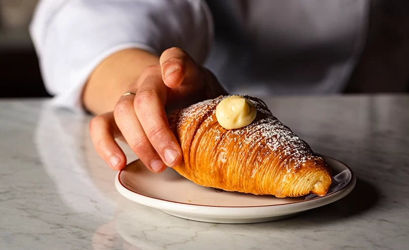 I croissant sfogliati del Caffè Svizzero di Cagliari